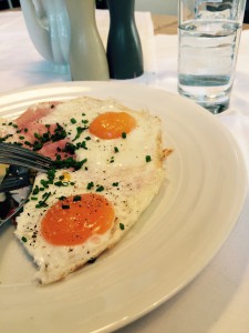 Frukost Ägg och Skinka